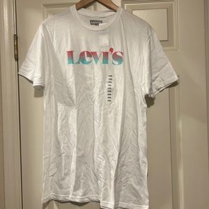 NWT Levi’s TShirt